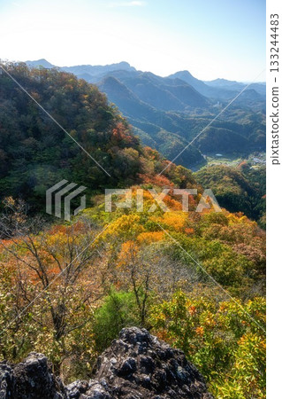茨城縣醍醐町袋田瀑布周圍的秋葉 茨城縣醍醐町袋田瀑布周圍的秋葉 133244483