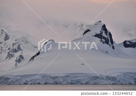 The ultimate hidden gem: Antarctica at dawn The ultimate hidden gem: Antarctica at dawn 133244652