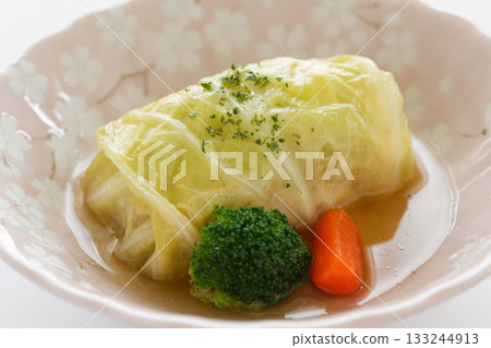 Roll cabbage 133244913