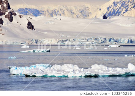 The ultimate hidden place: Antarctica in summer 133245256