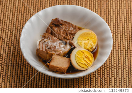 Braised boiled egg with pigs 133249873