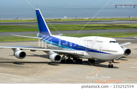 Jumbo jet waiting on the tarmac 133252554