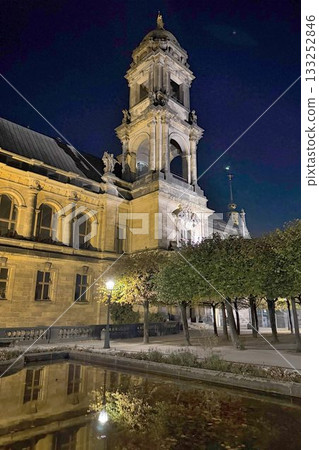 Pearl of the Elbe River: Night view of Dresden Old Town, Germany 133252846