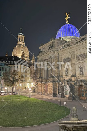 德國易北河明珠《德勒斯登老城夜景》 德國易北河明珠《德勒斯登老城夜景》 133252890