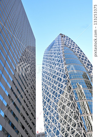 Looking up at the skyscrapers in an office district 133253375