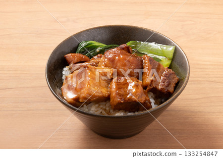 煮沸的豬肚碗 煮沸的豬肚碗 133254847