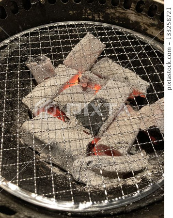 Smokeless roaster for yakiniku restaurant 133258721