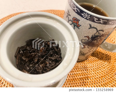 Enjoying Chinese Tea (Koju Longzhu) in a Mug 5 Enjoying Chinese Tea (Koju Longzhu) in a Mug 5 133258969