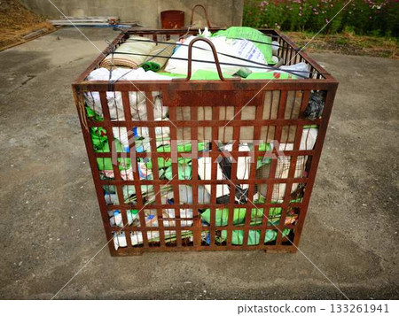 工業廢物 133261941