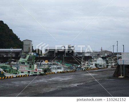 Fishing vessel 133262152