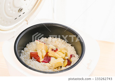 煮熟的地瓜飯 133262743