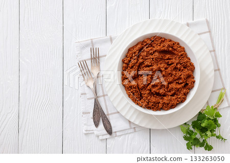 slow cooked spicy beef ragu, cincinnati chili 133263050