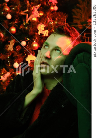 Relaxing evening featuring Christmas decor and nostalgic warmth 133263306