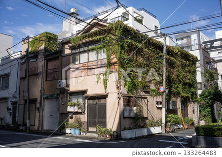 Old Japanese wooden two-story house/small house/detached house/ Old Japanese wooden two-story house/small house/detached house/ 133264483