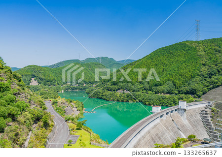 森町(靜岡縣)太田川水壩的水壩湖(川瀨美湖)風景 森町(靜岡縣)太田川水壩的水壩湖(川瀨美湖)風景 133265637