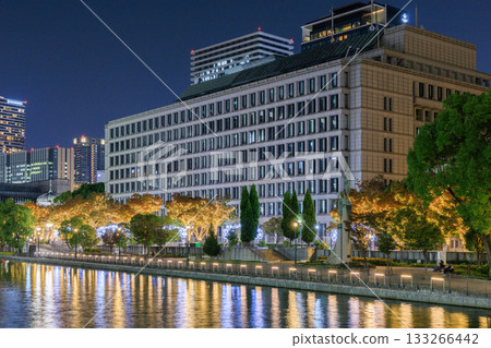 Night view of Osaka City Hall and Nakanoshima Night view of Osaka City Hall and Nakanoshima 133266442