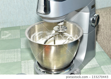 Food processor with metal bowl. Food processor with metal bowl. 133270443