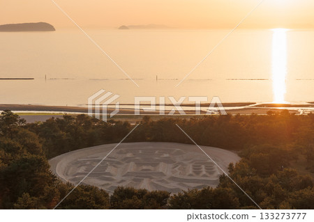 Zenigata Sunset Sand Painting (Kanonji City, Kagawa Prefecture) 133273777