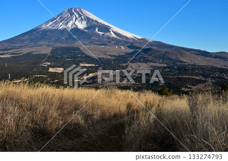 相高山脈的越前岳:從加藤登山道眺望富士山 相高山脈的越前岳:從加藤登山道眺望富士山 133274793