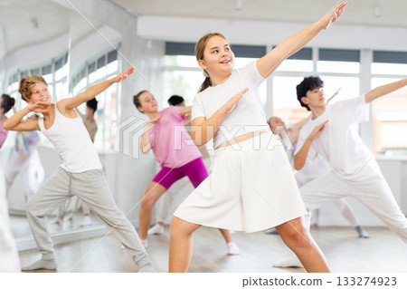 Group of children dancing hip hop 133274923