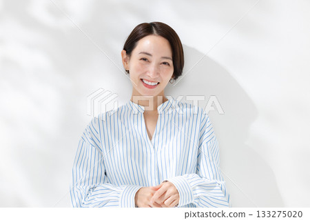 A Japanese woman with a smile 133275020