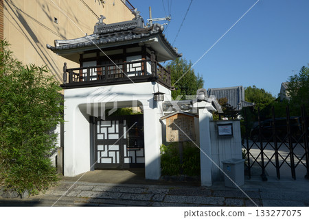 京都市北區烏丸通鞍馬口東口坎甘安寺門 京都市北區烏丸通鞍馬口東口坎甘安寺門 133277075