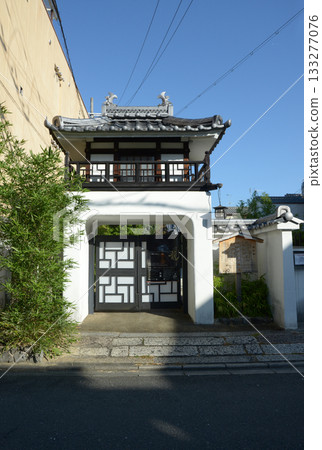 京都市北區烏丸通鞍馬口東口坎甘安寺門 京都市北區烏丸通鞍馬口東口坎甘安寺門 133277076