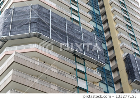 正在維修的塔樓公寓大樓 133277155