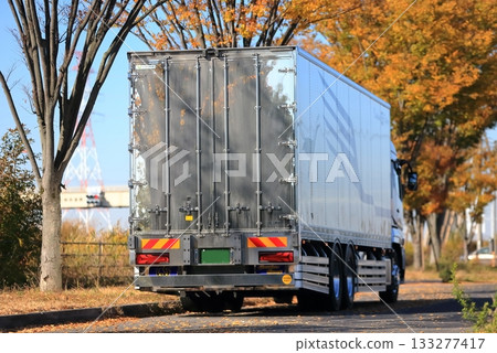 Logistics truck 133277417