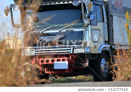 Logistics truck 133277420