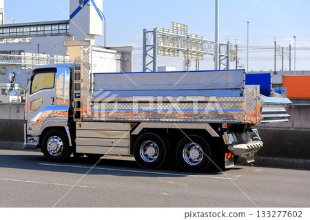 Dump truck 133277602