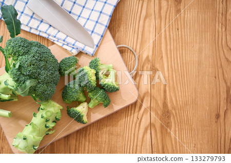 西蘭花準備（切菜烹飪過程） 133279793