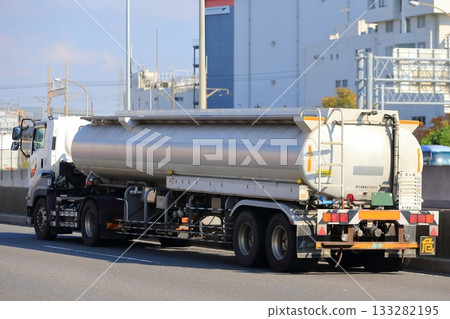 Tank lorry Tank lorry 133282195