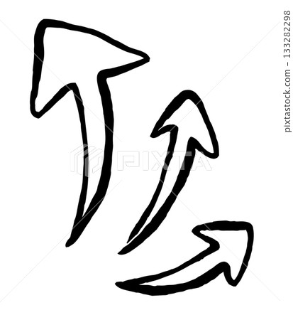 手繪箭頭。復古、塗鴉、筆刷風格的箭頭。向量圖示。各種遊標。 手繪箭頭。復古、塗鴉、筆刷風格的箭頭。向量圖示。各種遊標。 133282298