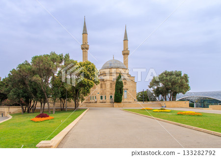 The Mosque of the Martyrs or Turkish Mosque is a mosque in Baku, Azerbaijan. 133282792