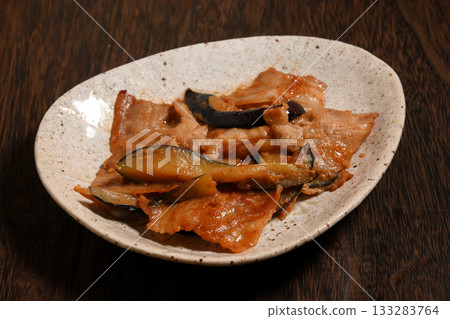 Stir-fried eggplant and pork belly with miso 133283764