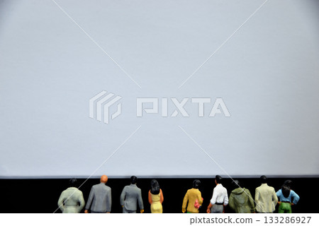 Image of attending the seminar 133286927