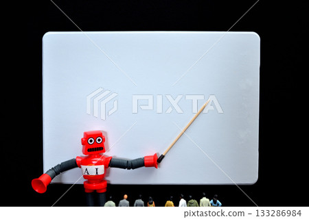 一張人工智慧機器人用指針講課的圖片 133286984