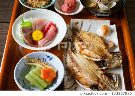 Japanese breakfast 133287986