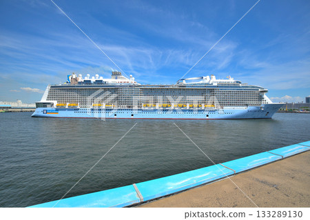 The luxury cruise ship "Spectrum of the Seas" arriving at Kobe Port The luxury cruise ship "Spectrum of the Seas" arriving at Kobe Port 133289130