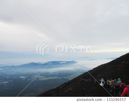 攀登富士山 133290357