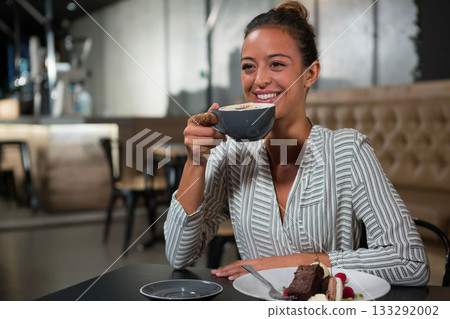 coffee, cake, woman 133292002