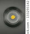 edible gold leaf 133293142