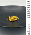 edible gold leaf 133293143