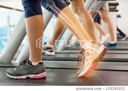 Jogger experiencing ankle pain Jogger experiencing ankle pain 133293331