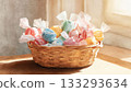 桌上擺放的糖果籃圖片，水彩風格 133293634