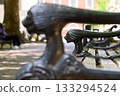 Old bench in Bloomsbury, London, UK 133294524