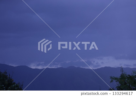 一座雲在山上 一座雲在山上 133294617