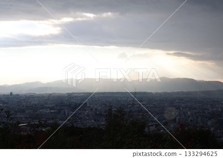 從山看見的日落 133294625