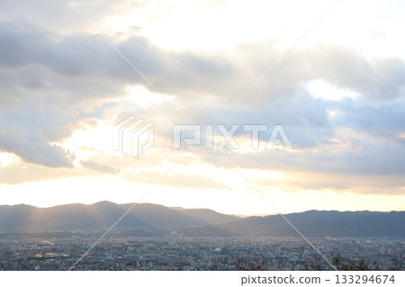從山上看黃昏的城市 133294674
